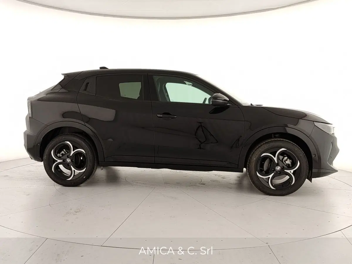 Alfa Romeo Junior nuova a Caserta (5)