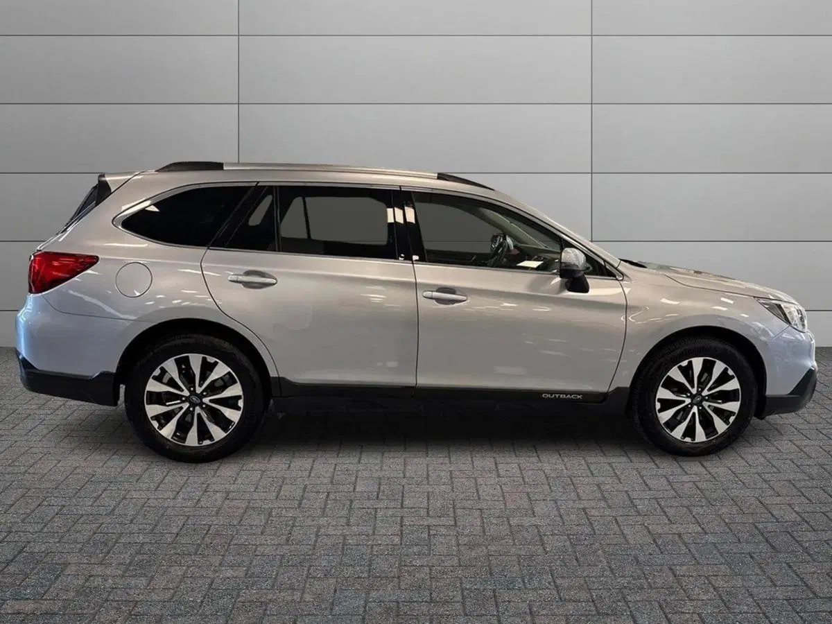 Subaru Outback usata a Prato (4)