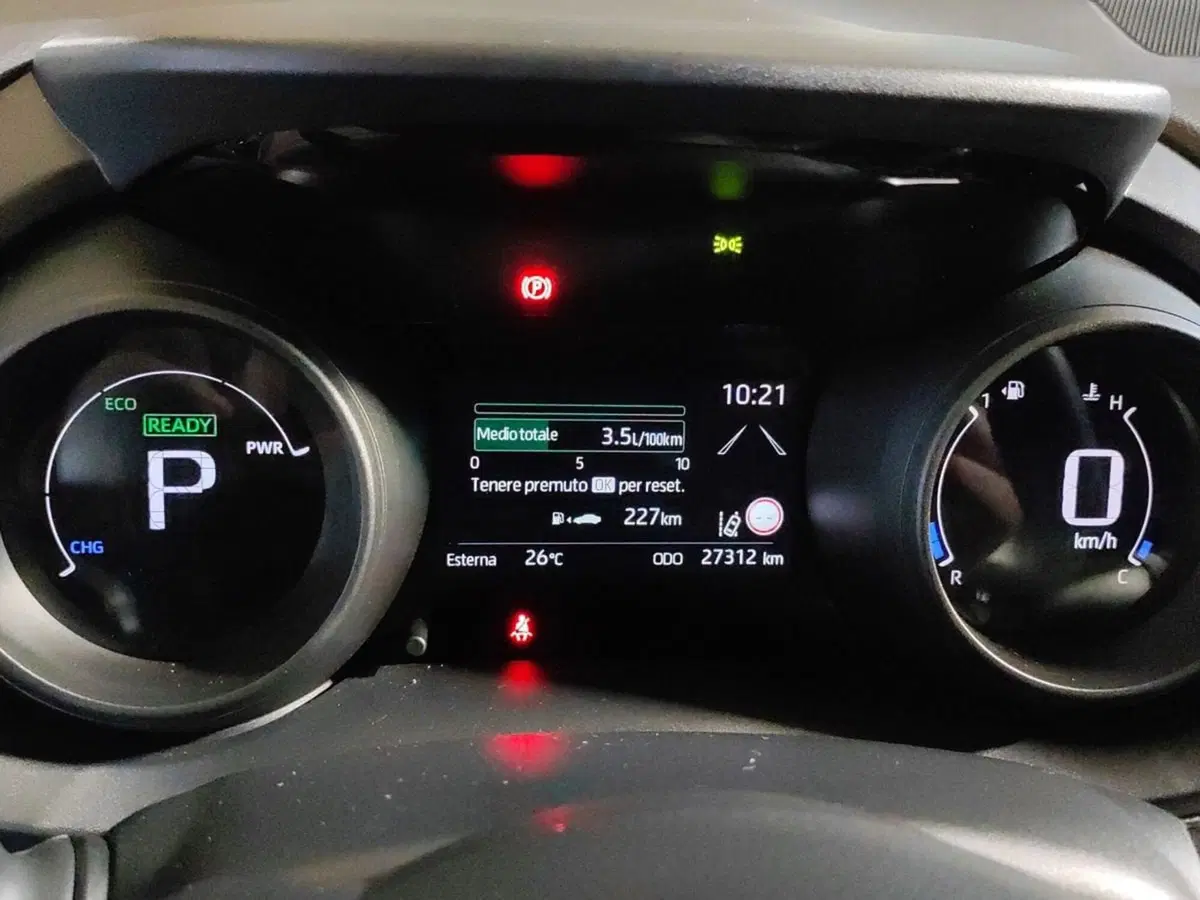 Toyota Yaris usata a Milano (10)