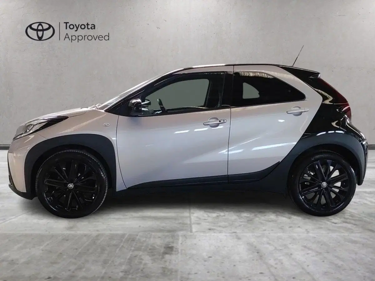Toyota Aygo X usata a Milano (4)