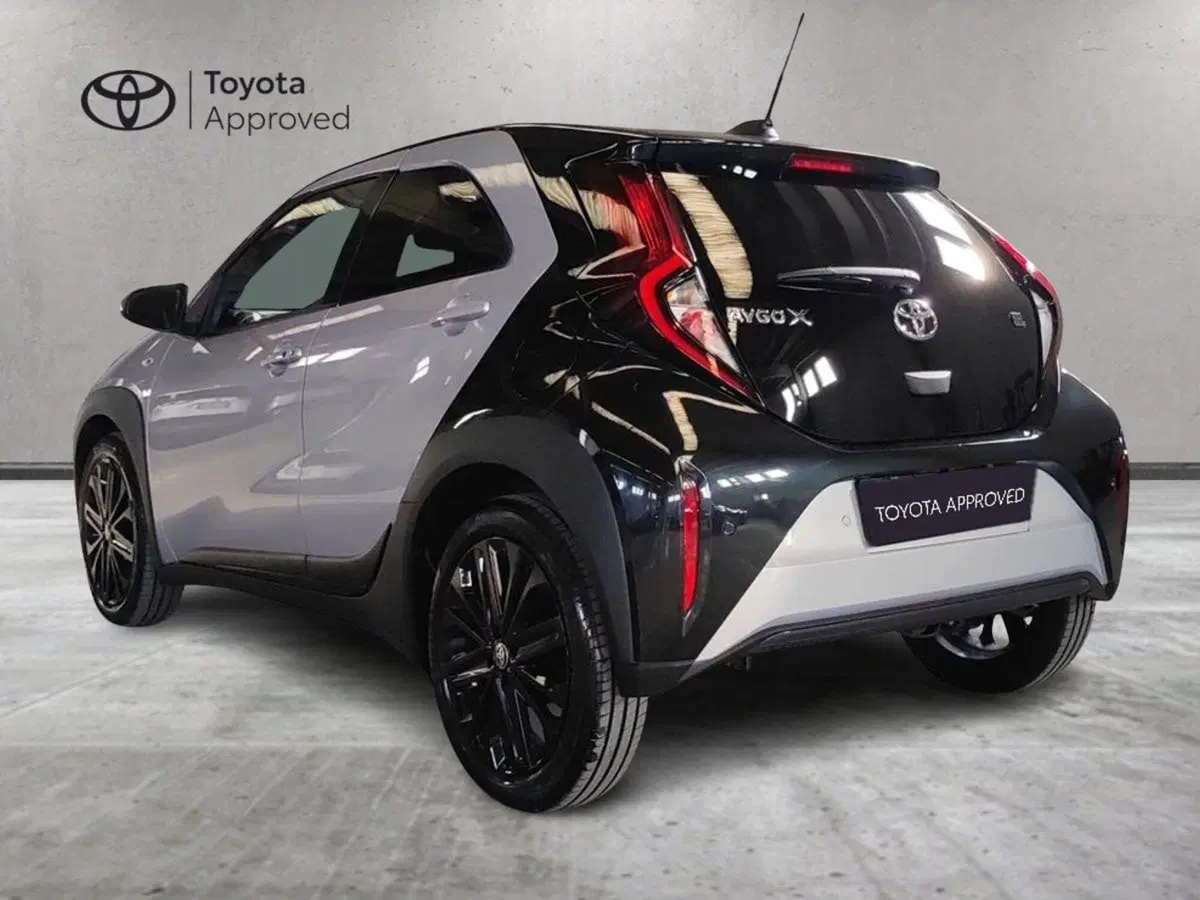 Toyota Aygo X usata a Milano (6)