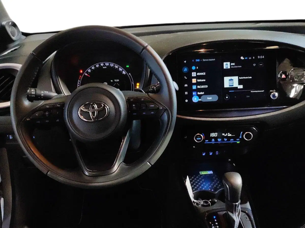 Toyota Aygo X usata a Milano (9)