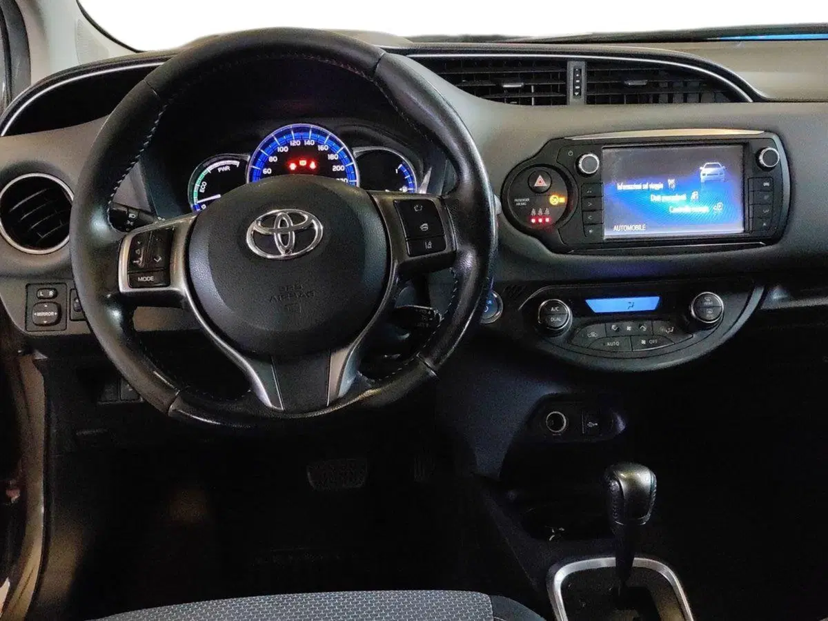Toyota Yaris usata a Milano (9)