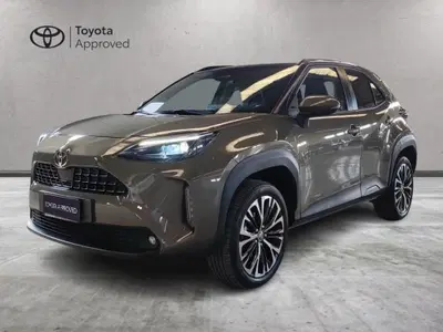 Toyota Yaris Cross Lounge fwd 130cv e-cvt del 2024 usata a Milano