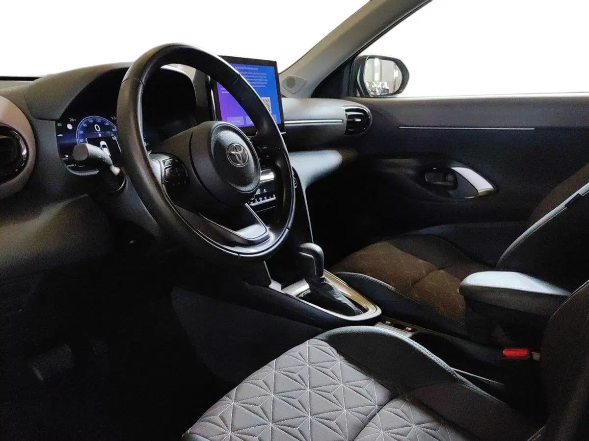 Toyota Yaris Cross usata a Milano (8)