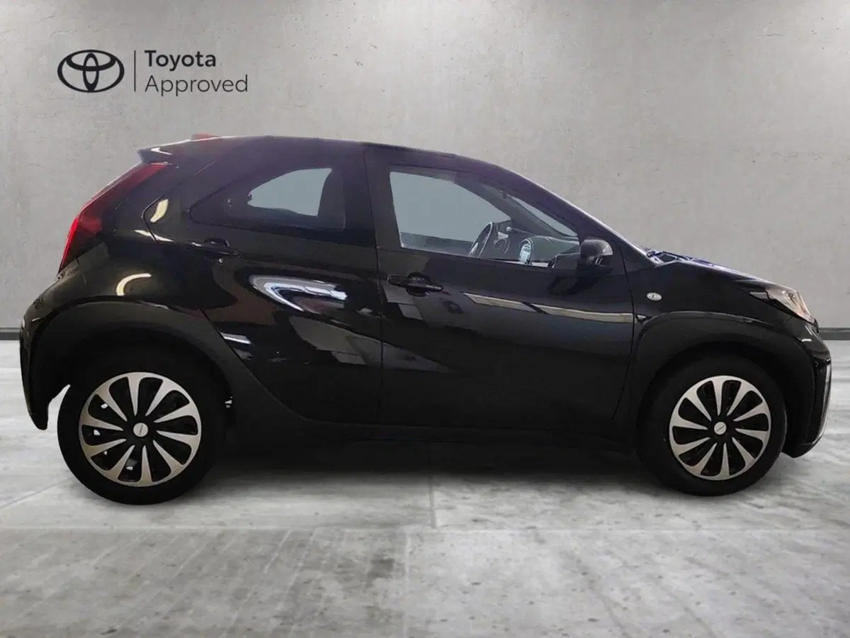 Toyota Aygo X usata a Milano (5)