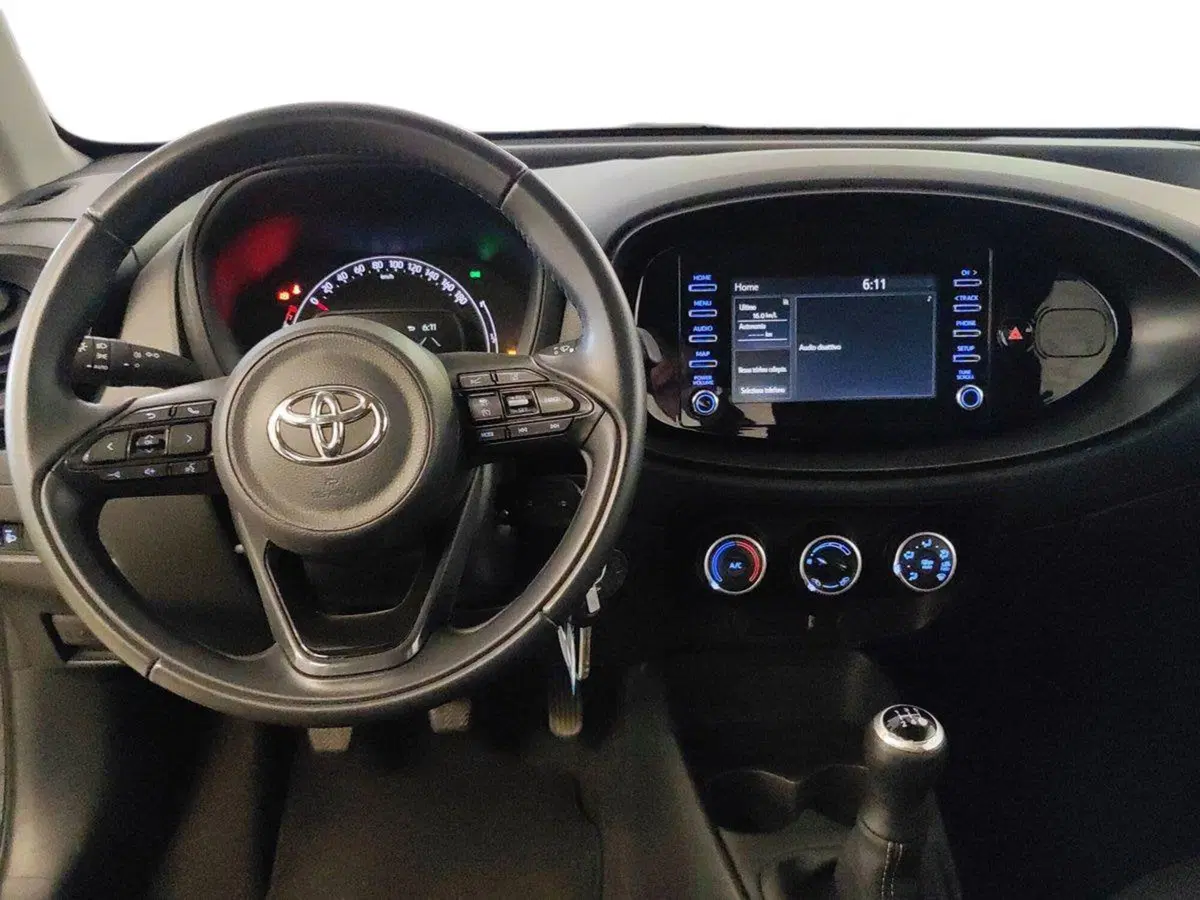 Toyota Aygo X usata a Milano (9)