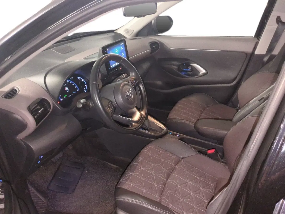 Toyota Yaris Cross usata a Milano (9)
