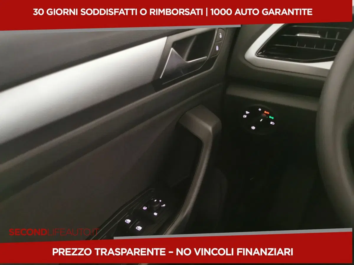 Volkswagen T-Roc nuova a Chieti (15)