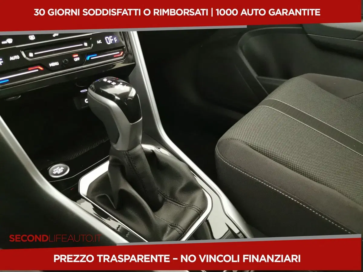 Volkswagen T-Roc nuova a Chieti (17)