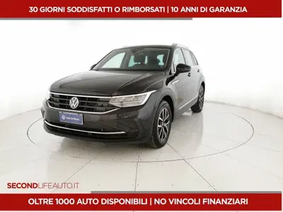 Volkswagen Tiguan 2.0 TDI SCR Life del 2023 usata a San Salvo