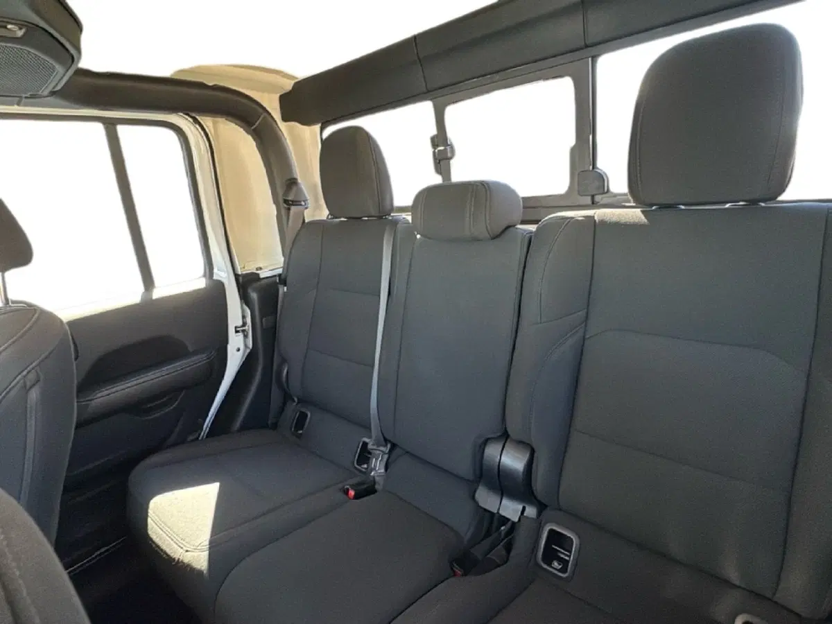 Jeep Gladiator usata a Agrigento (19)