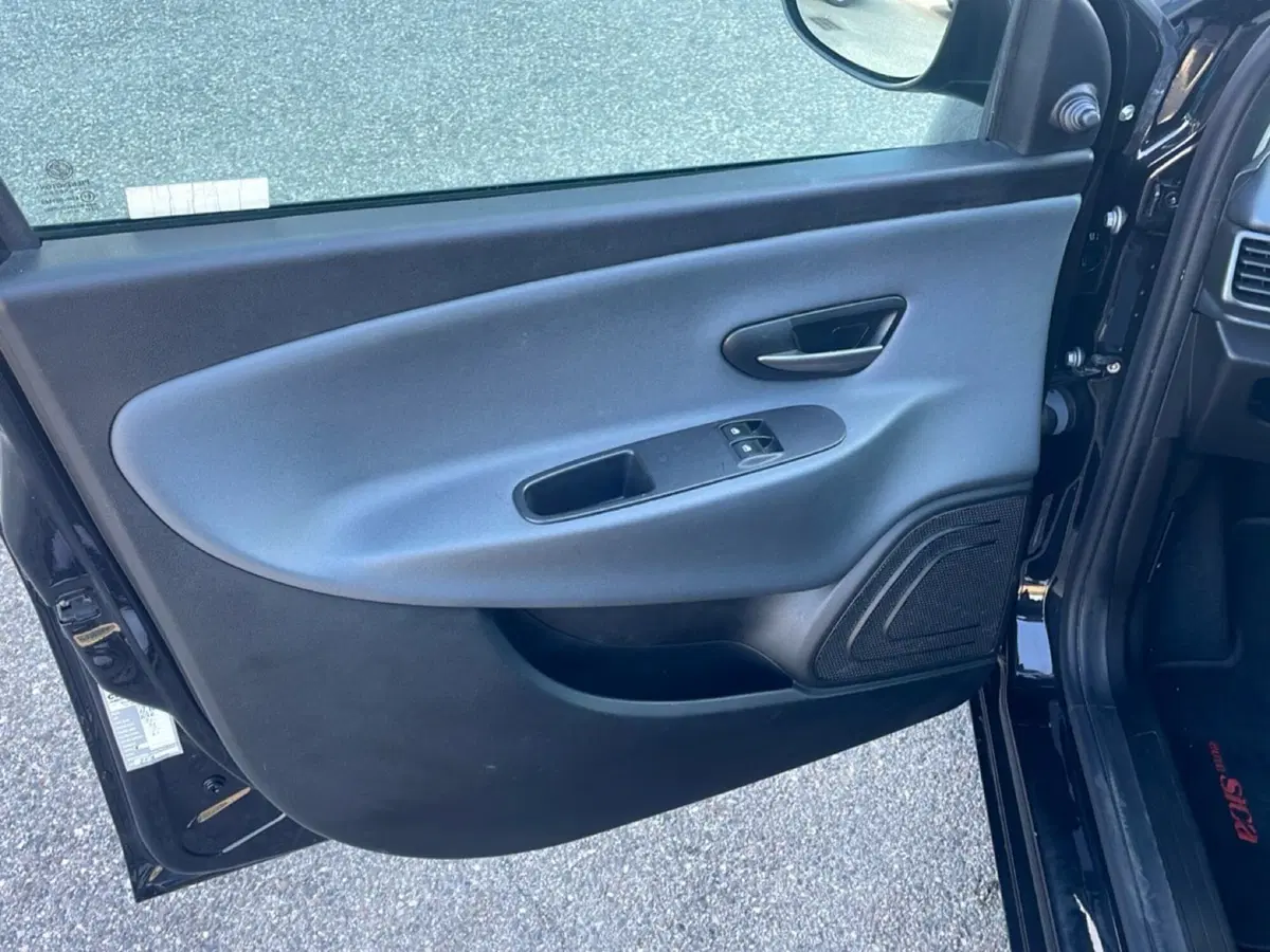 Lancia Ypsilon usata a Bologna (17)