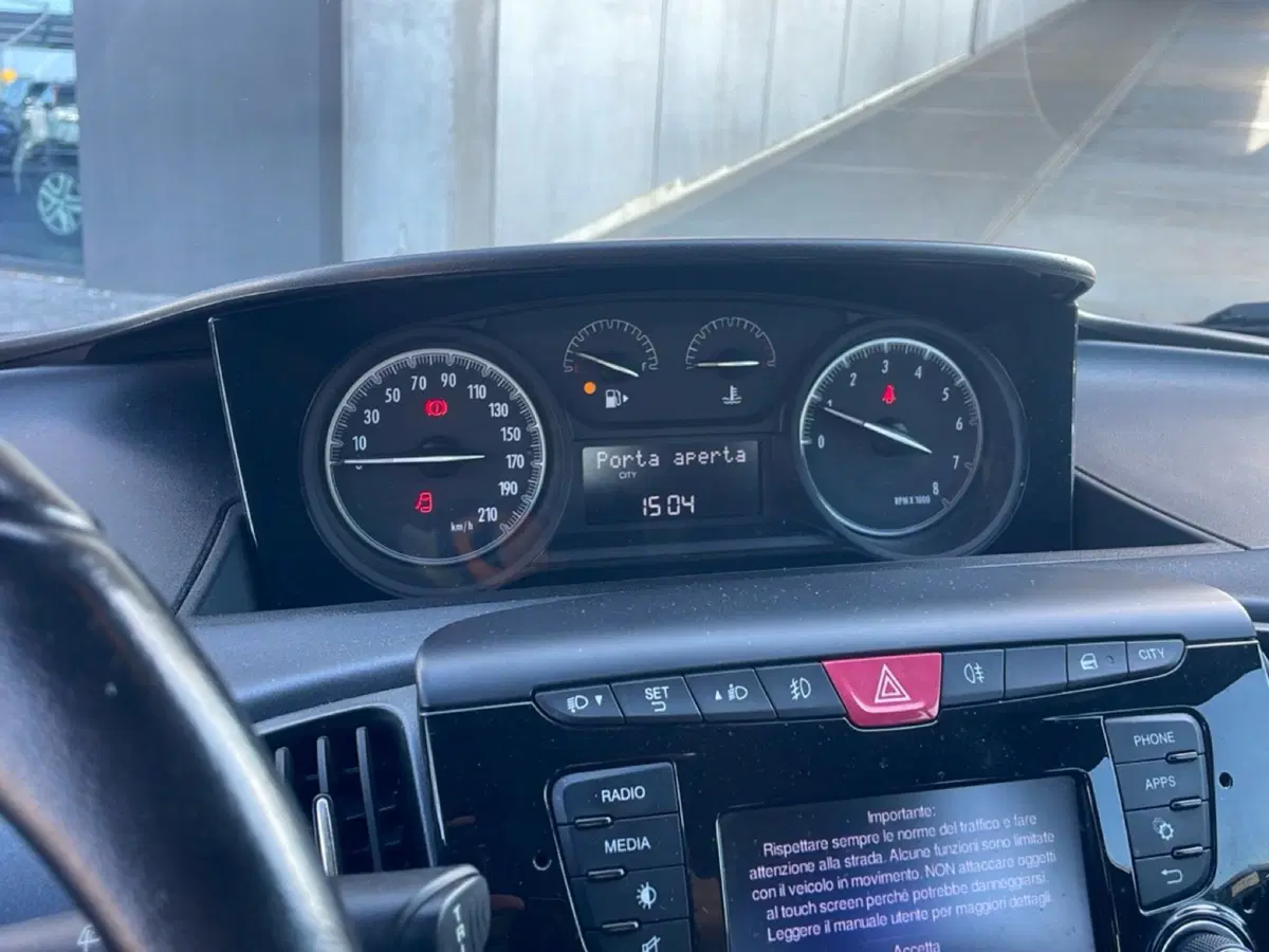 Lancia Ypsilon usata a Bologna (20)