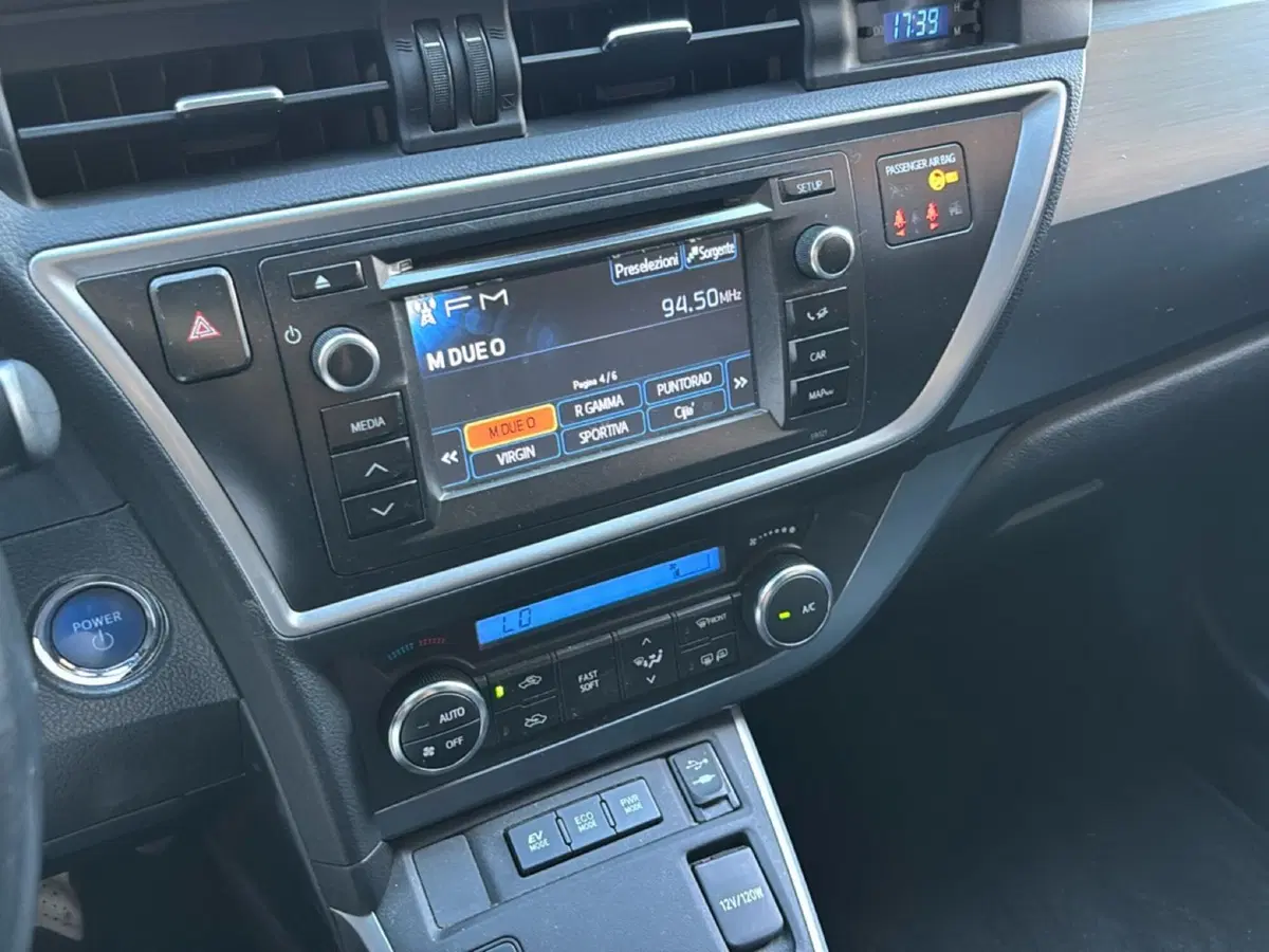 Toyota Auris usata a Bologna (11)