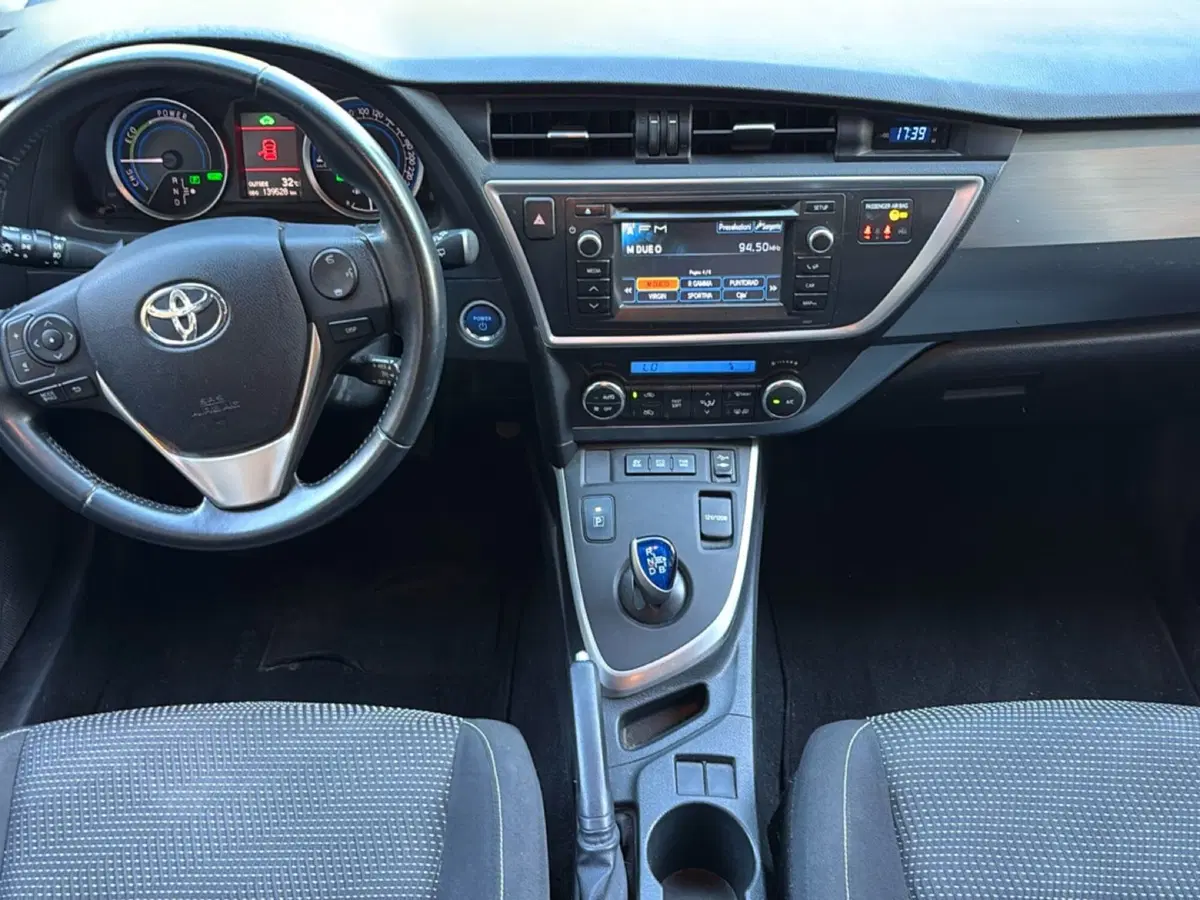 Toyota Auris usata a Bologna (9)