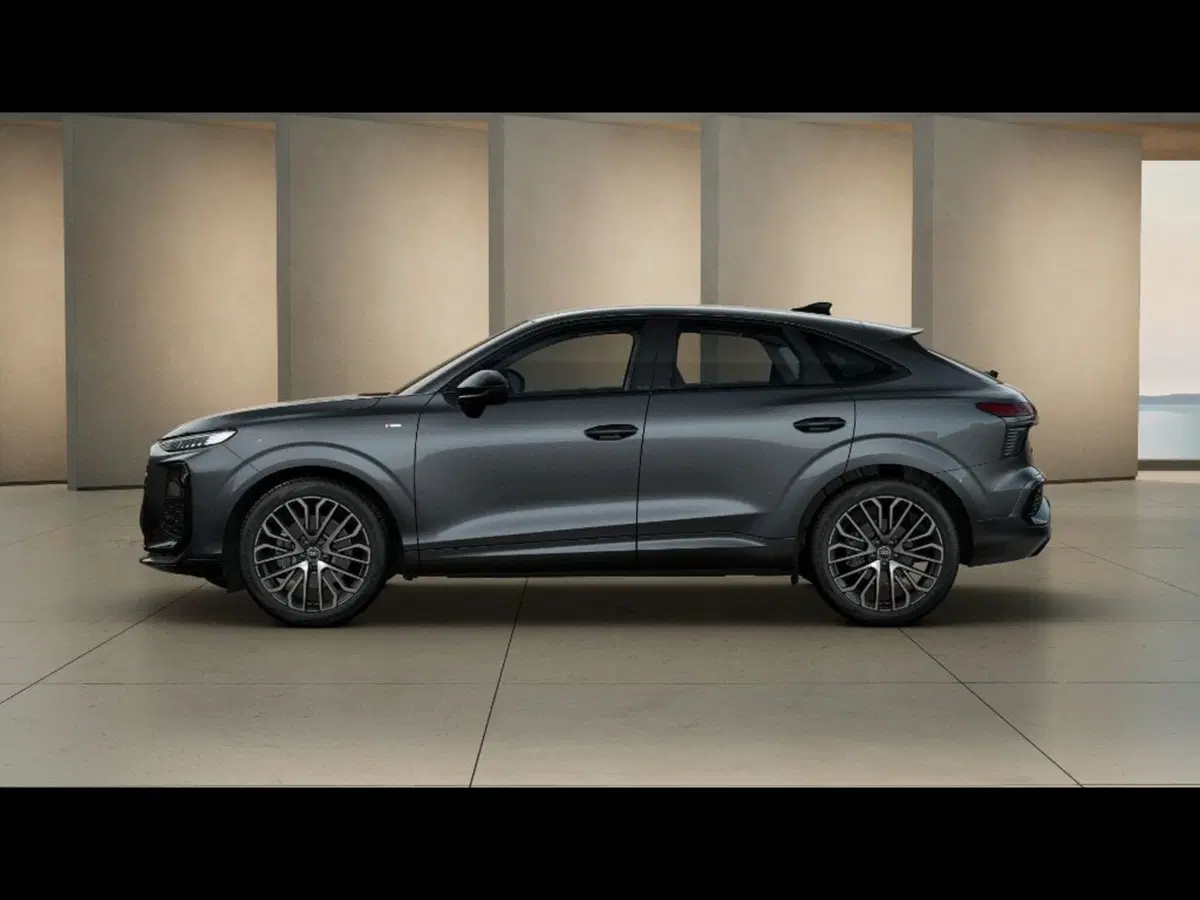 Audi Q3 Sportback nuova a Pisa (2)