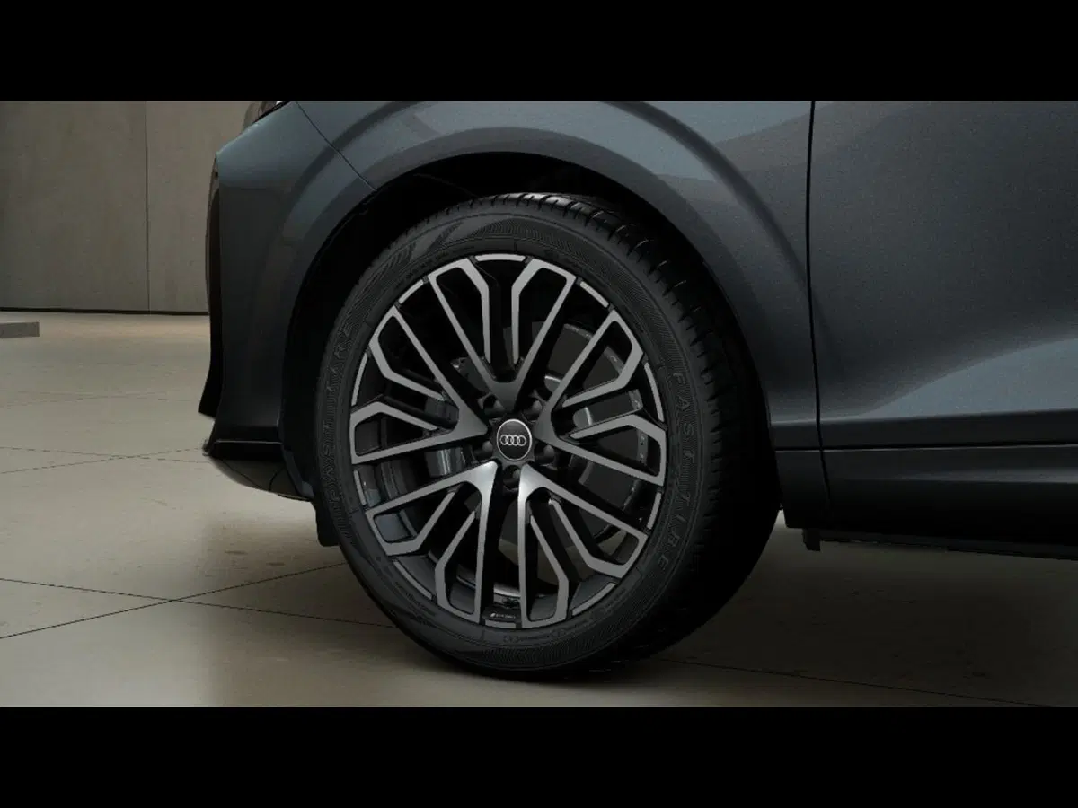 Audi Q3 Sportback nuova a Pisa (7)