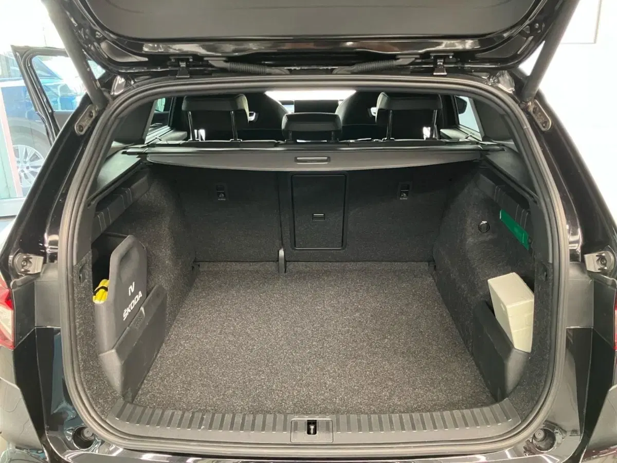 Skoda Enyaq usata a Bologna (11)