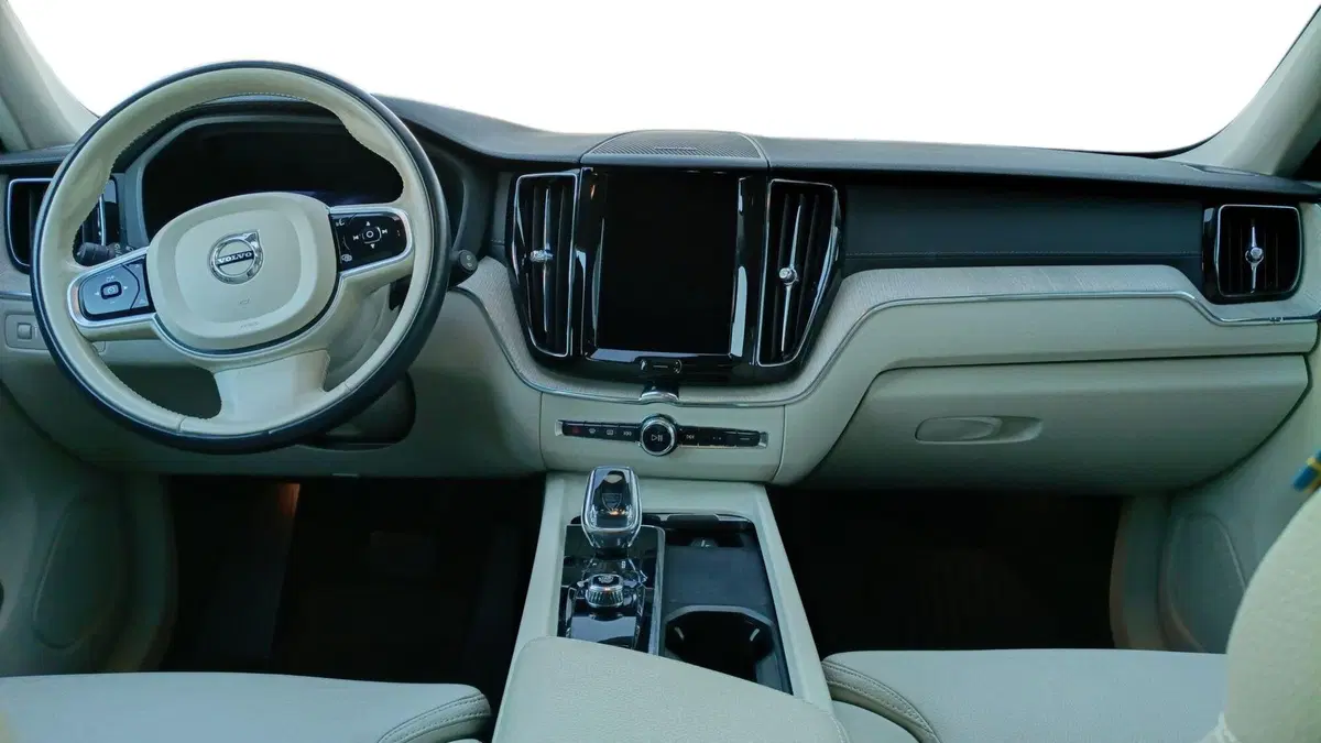 Volvo XC60 usata a Parma (6)