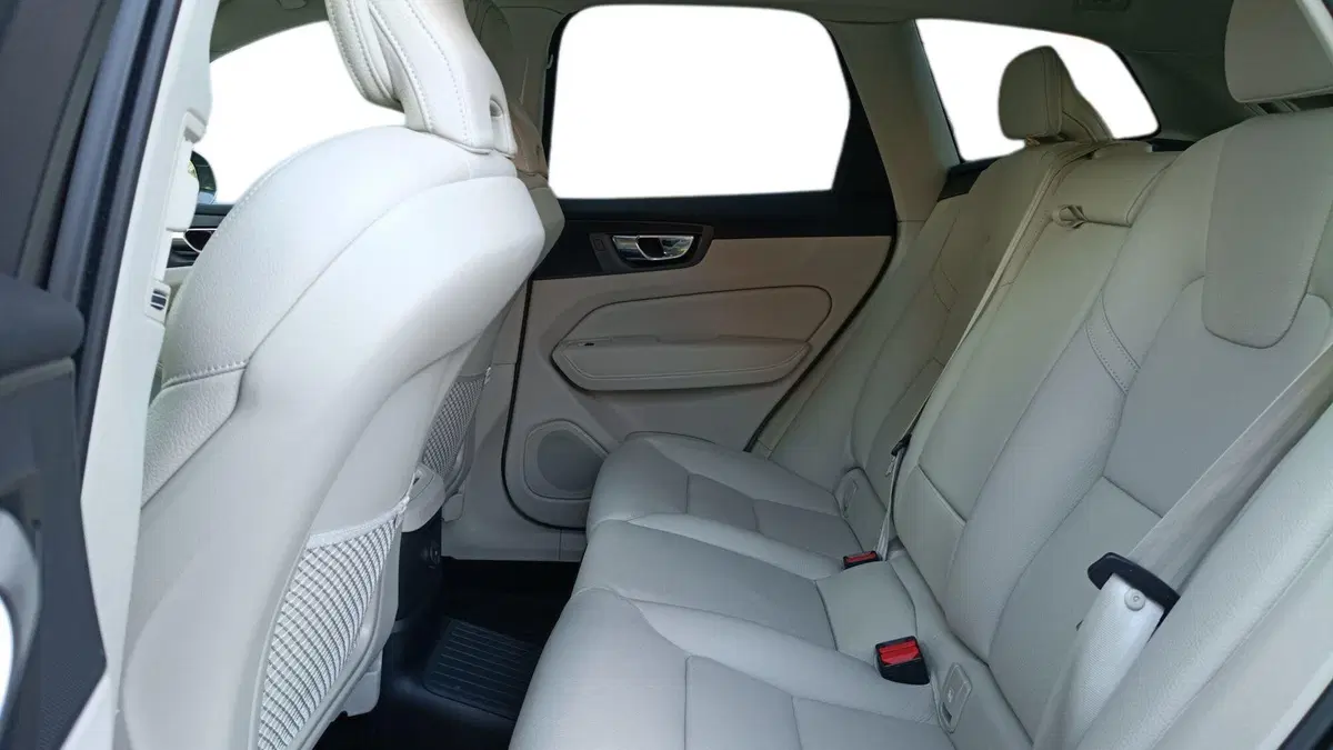 Volvo XC60 usata a Parma (8)