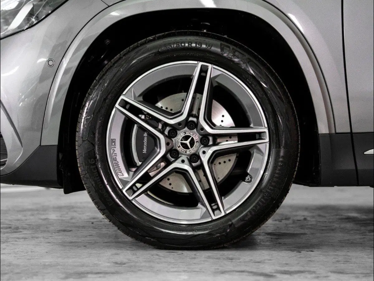 Mercedes-Benz GLA SUV nuova a Macerata (5)