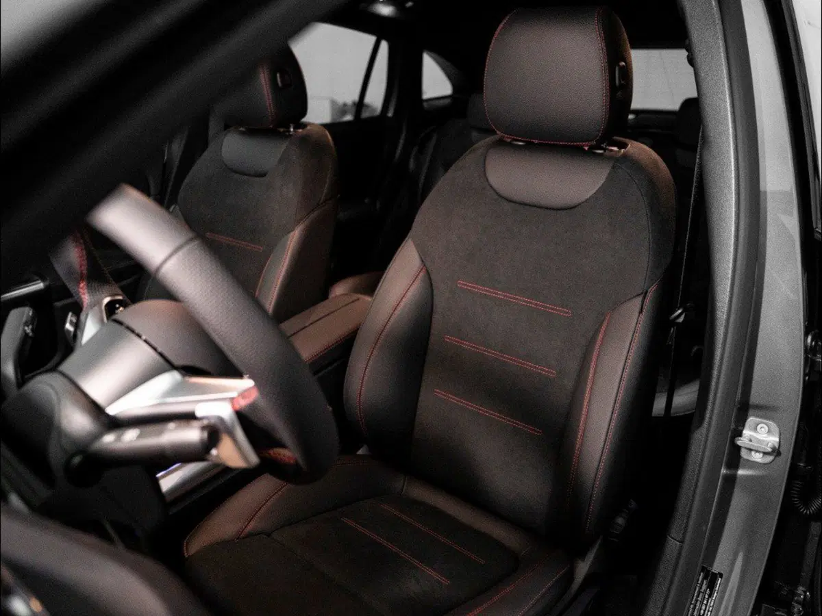 Mercedes-Benz GLA SUV nuova a Macerata (9)