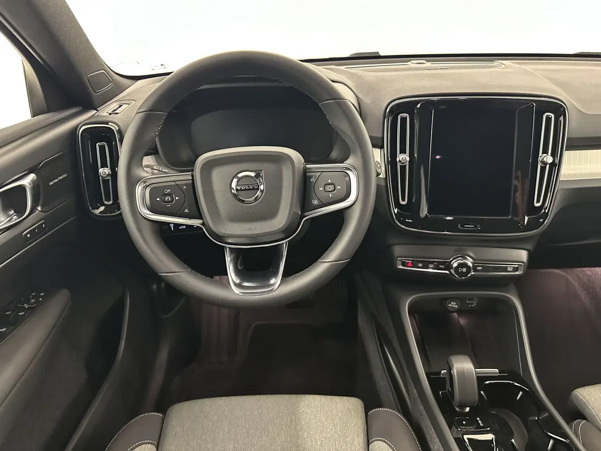 Volvo XC40 usata a Bergamo (11)
