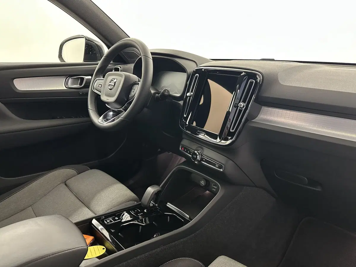 Volvo XC40 usata a Bergamo (9)