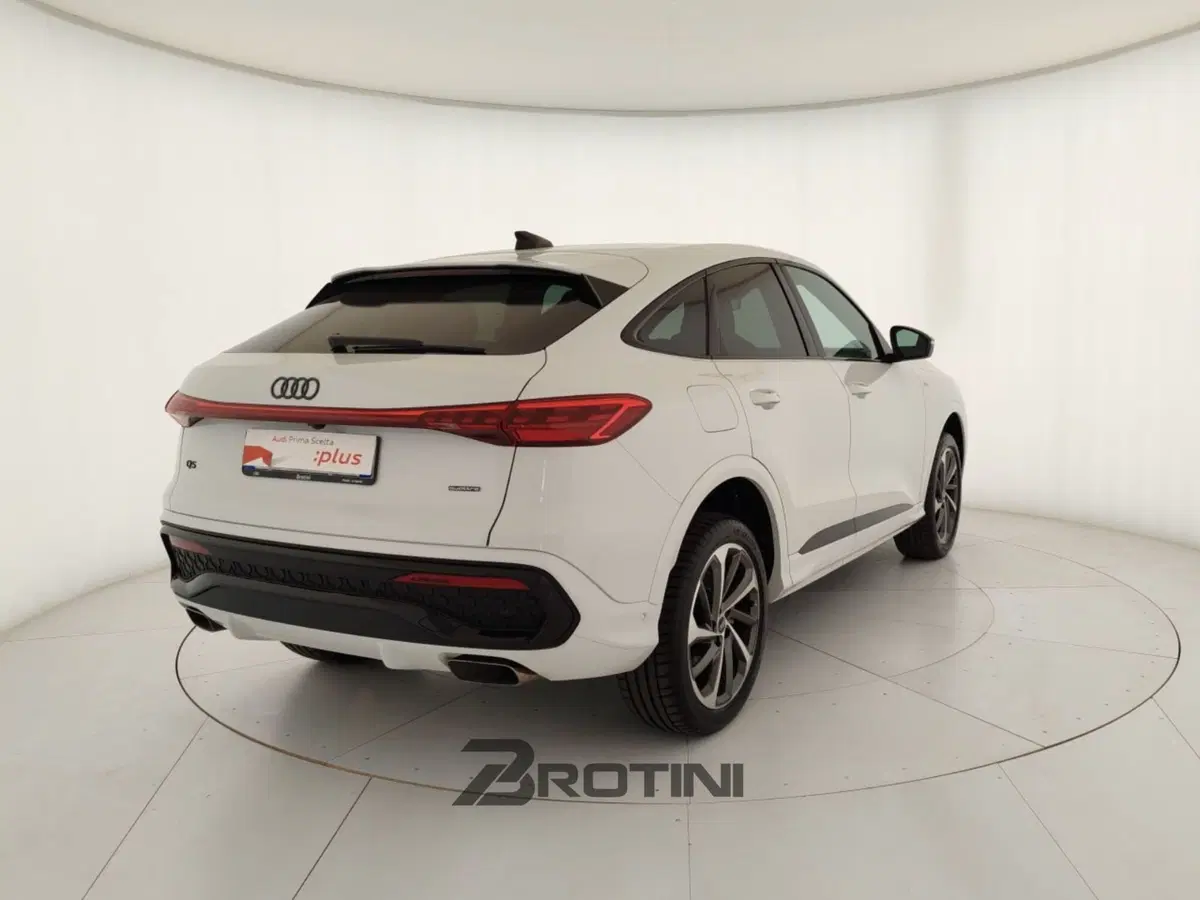 Audi Q5 Sportback nuova a Massa-Carrara (3)