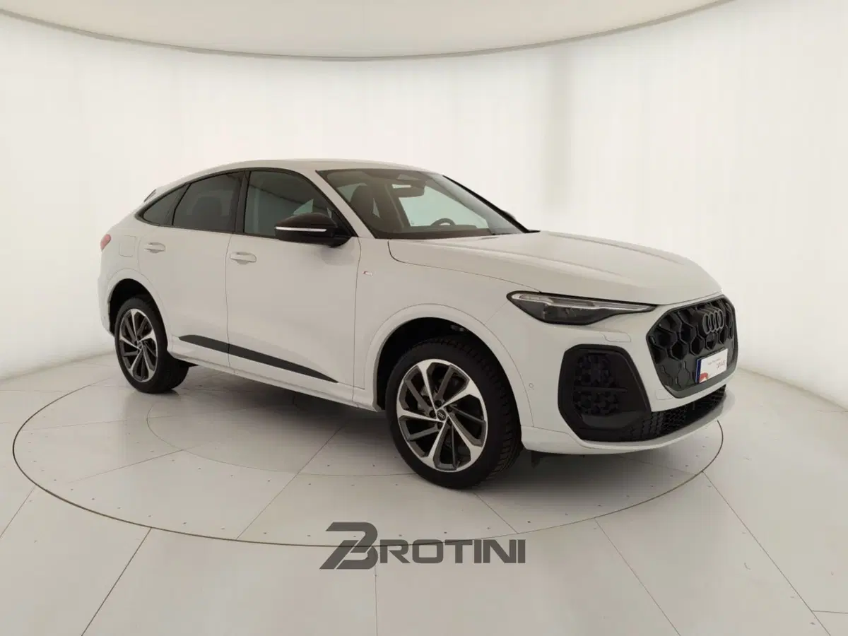 Audi Q5 Sportback nuova a Massa-Carrara (4)