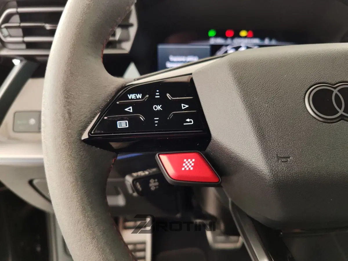 Audi RS 3 Sportback usata a Massa-Carrara (12)