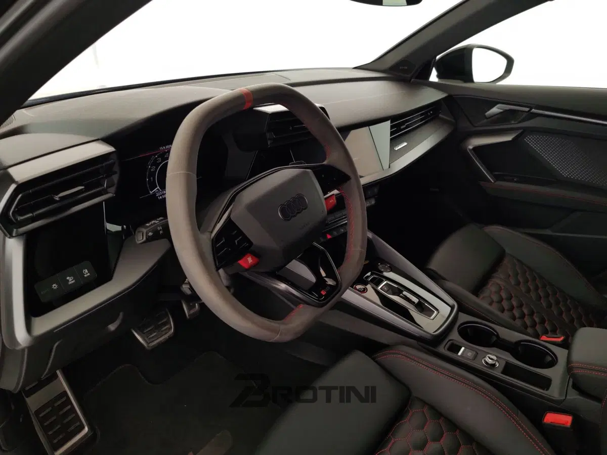Audi RS 3 Sportback usata a Massa-Carrara (7)