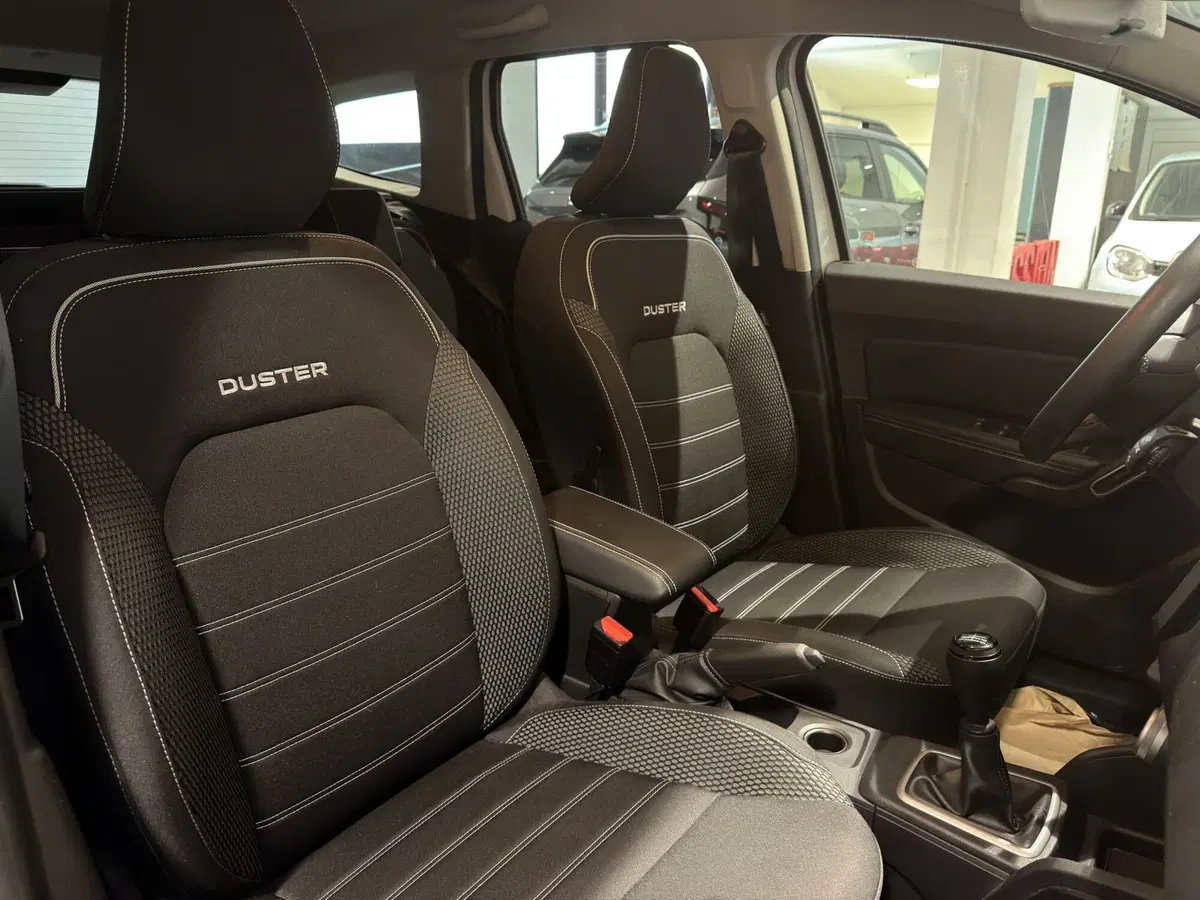 Dacia Duster usata a Milano (13)