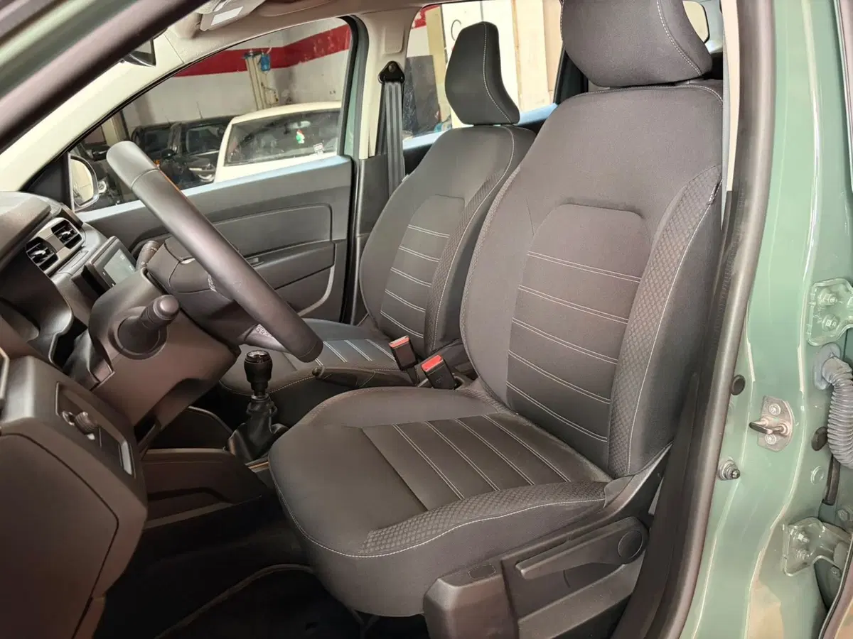 Dacia Duster usata a Milano (14)