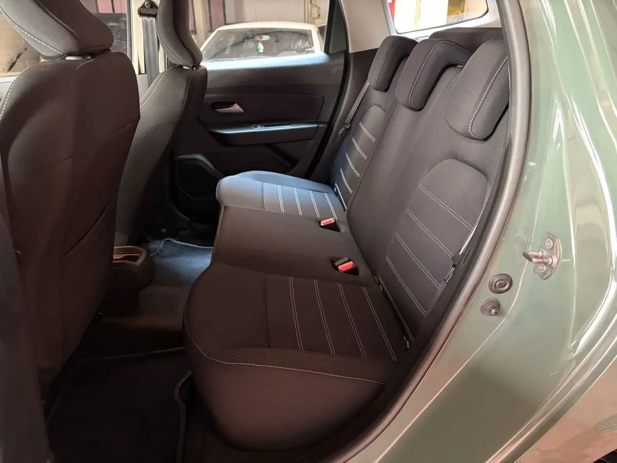 Dacia Duster usata a Milano (18)
