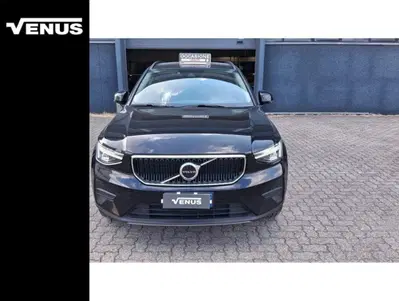 Volvo XC40 T2 Momentum Core del 2022 usata a Seregno