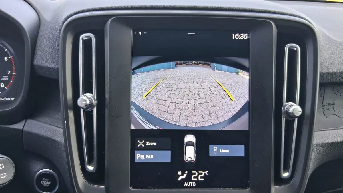 Volvo XC40 usata a Monza e Brianza (7)