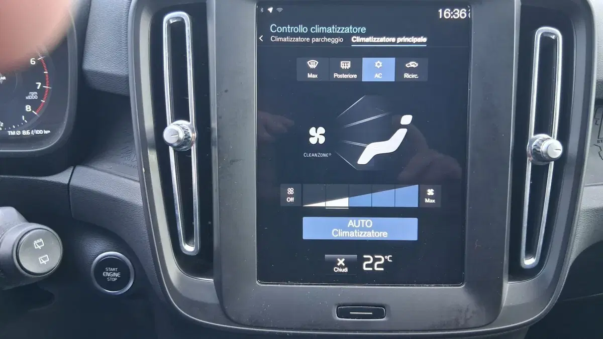 Volvo XC40 usata a Monza e Brianza (8)