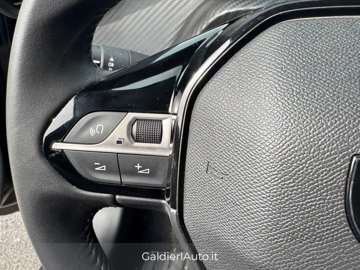 Peugeot 208 usata a Salerno (9)
