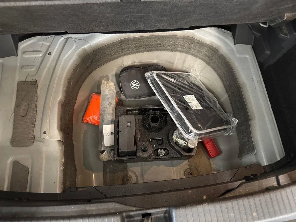 Volkswagen T-Cross usata a Prato (8)