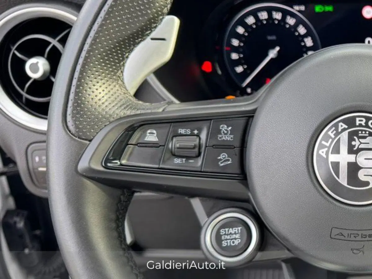 Alfa Romeo Stelvio usata a Salerno (3)