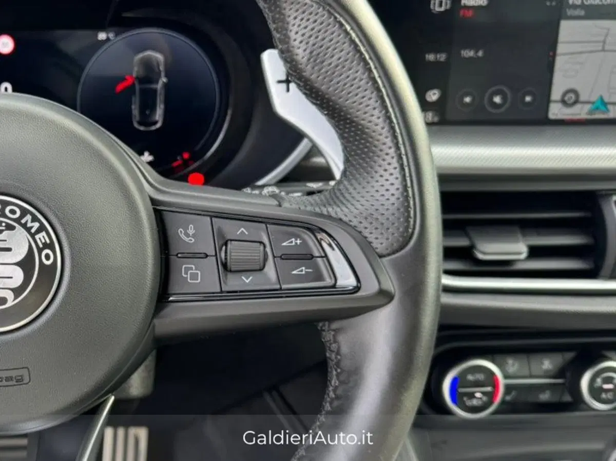 Alfa Romeo Stelvio usata a Salerno (4)