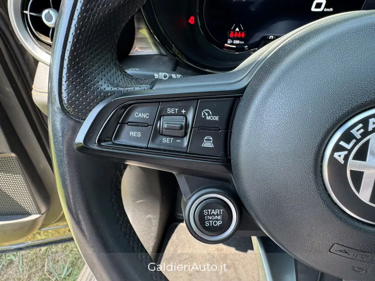 Alfa Romeo Tonale usata a Salerno (14)