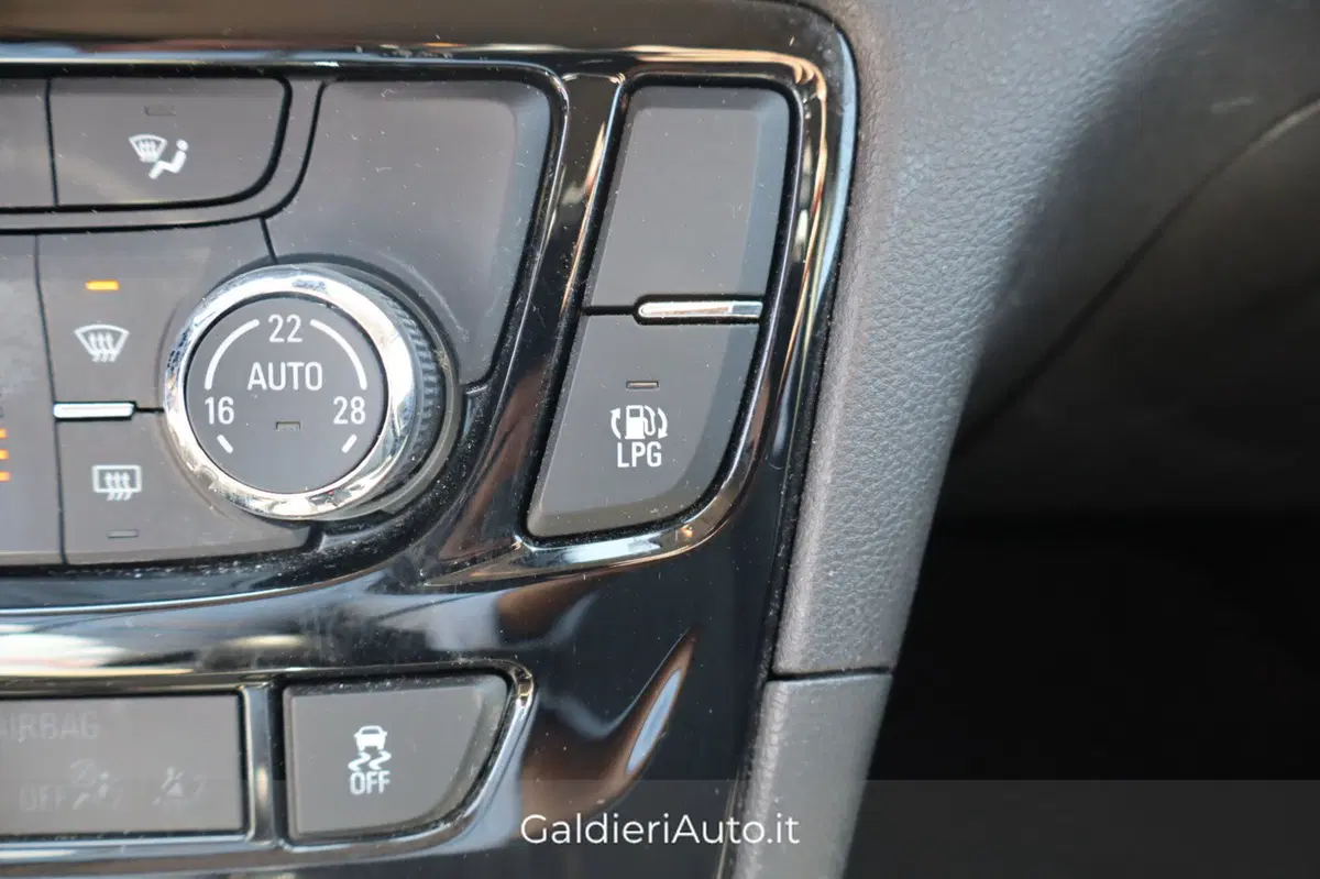 Opel Mokka usata a Salerno (4)