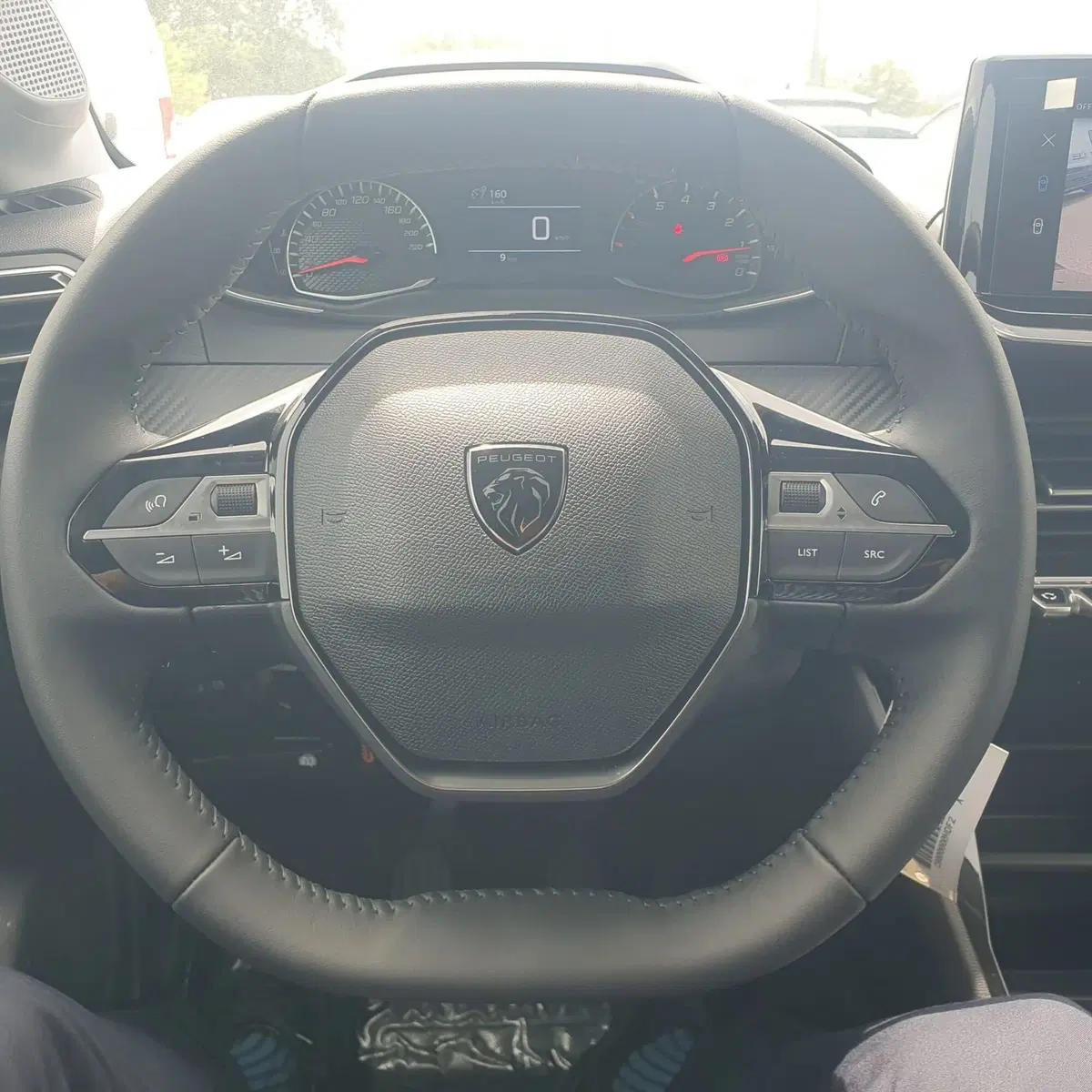 Peugeot 208 nuova a Frosinone (16)