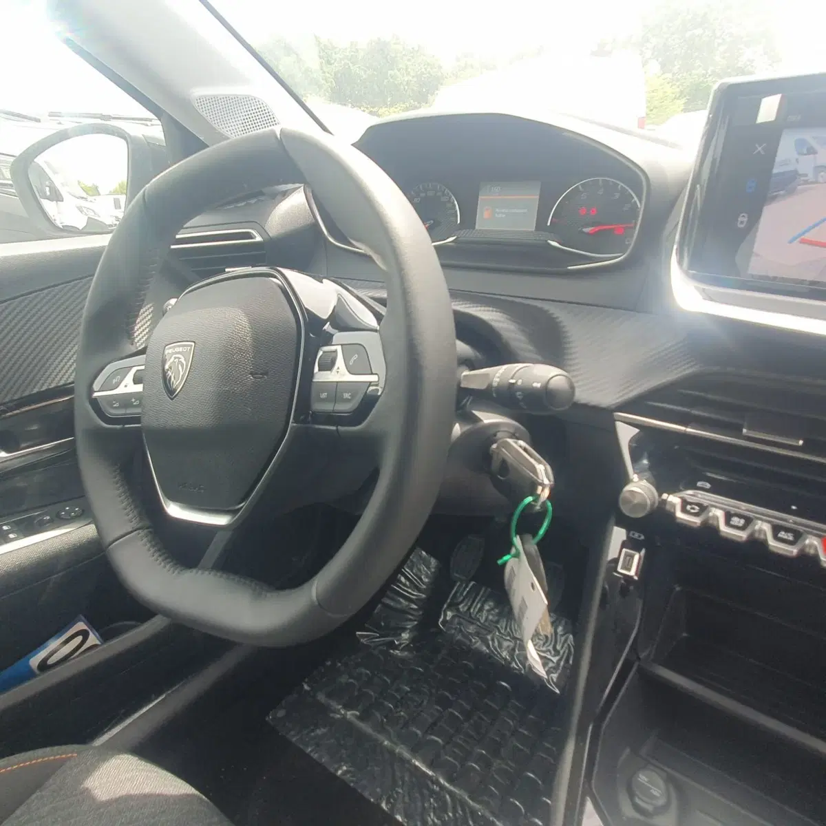 Peugeot 208 nuova a Frosinone (17)
