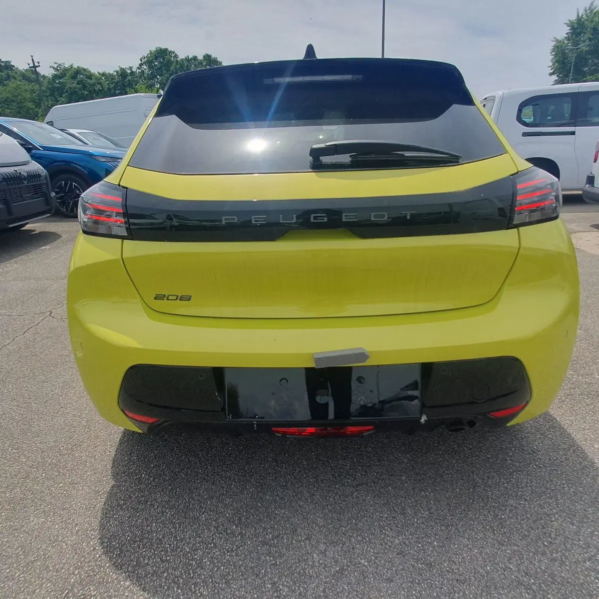Peugeot 208 nuova a Frosinone (3)
