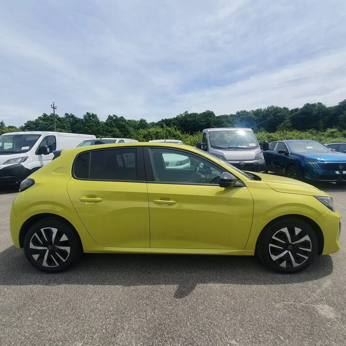 Peugeot 208 nuova a Frosinone (4)