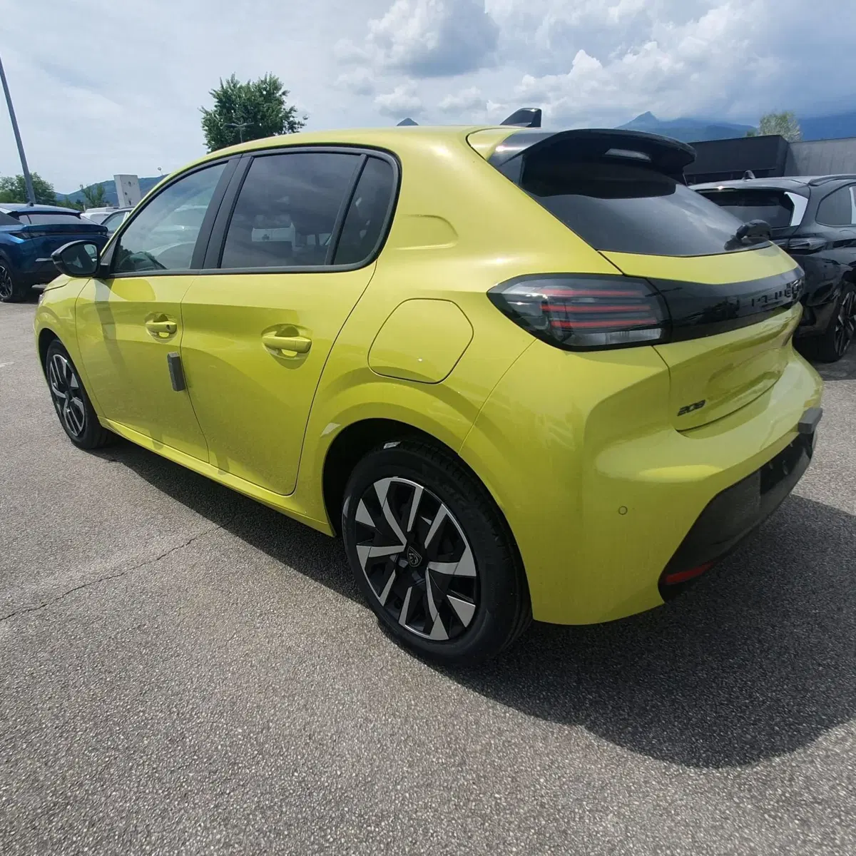 Peugeot 208 nuova a Frosinone (5)